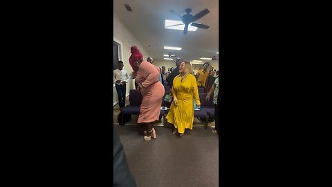 Dance y’all 💃🏽💃🏽 #praisebreak 💃🏽
