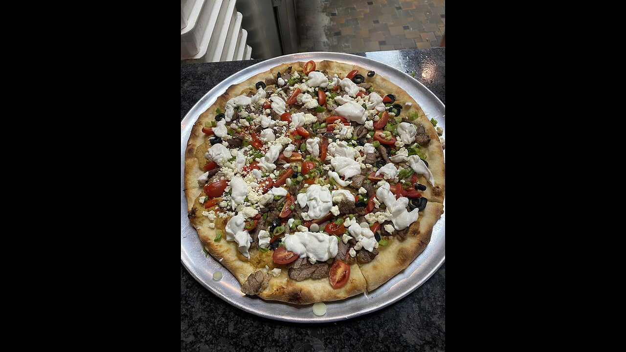 Gyro inspired pizza
