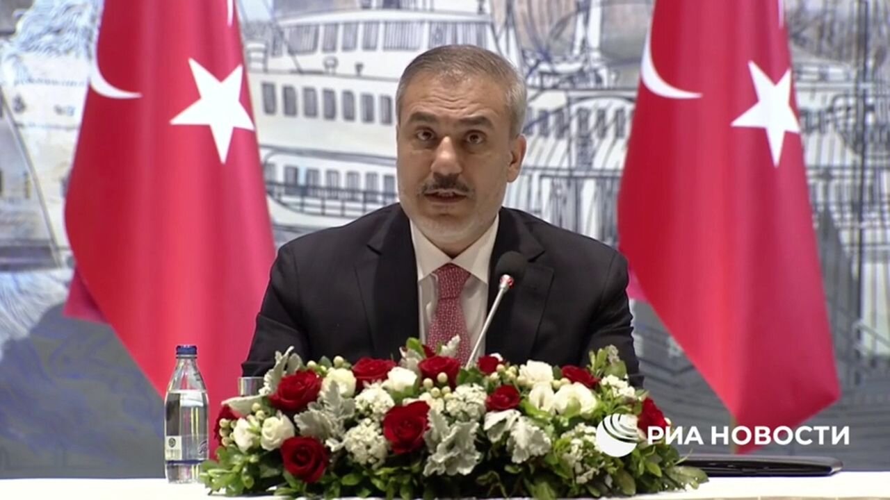 Turecký ministr zahraničí varoval Rusy a Ukrajince, že jsou před nimi jen dvě cesty!