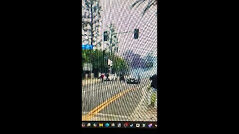 Peacefully protesting in La