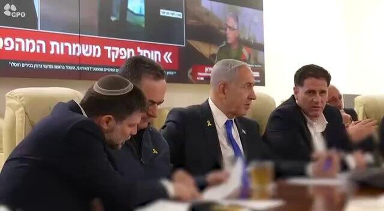 Iran launches salvo of ballistic missiles at Tel Aviv