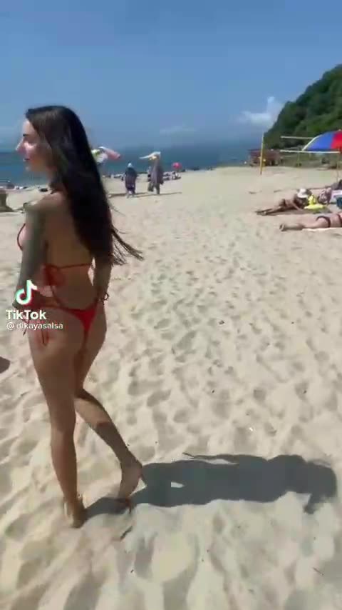 look at her eyes😍🤗