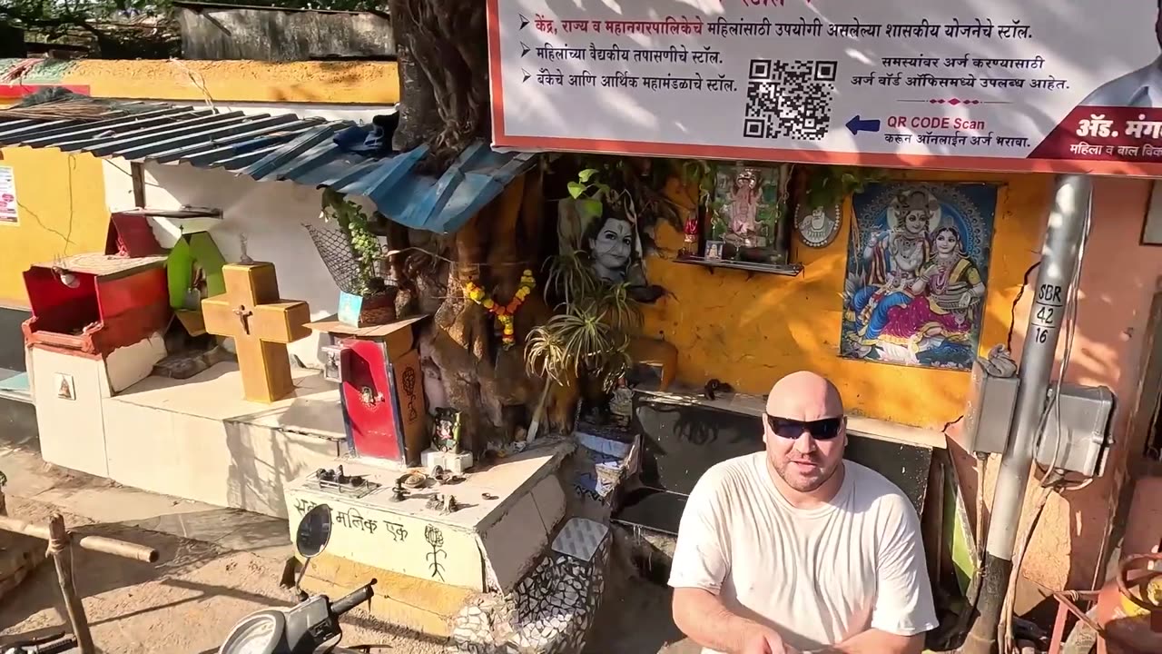 Purchasing Kingfisher Beer in Mumbai | Foreigner in India