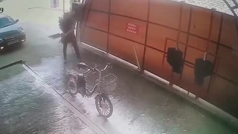 Jet washing the E-Bike