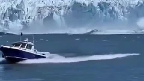 🌊 When Nature Shows Its Power ❄️⛰️#NaturePower 🌍❄️ #GlacierCollapse 🧊🌊 #MotherNature 🌿💙#EpicMoments🎥