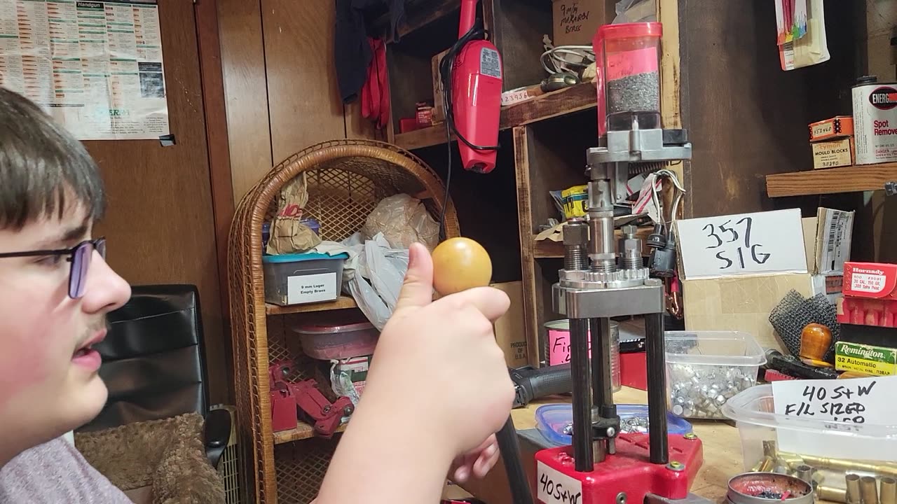 Trevor Loading .40 S&W