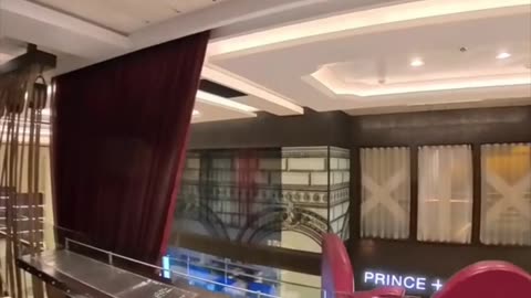 Quick Peek of Schooner Bar at Ovation of the Seas Deck 5