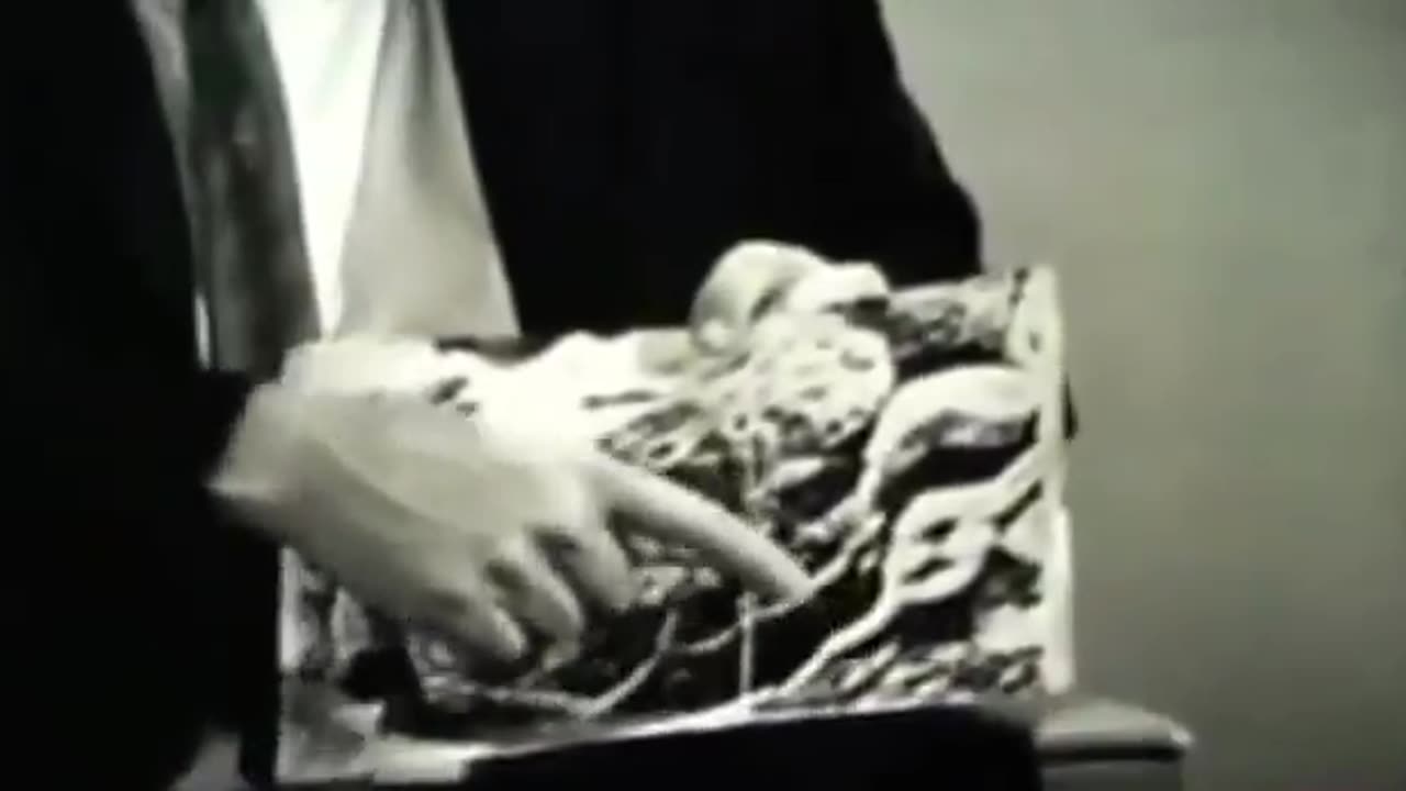 🚨 TIME TRAVEL, ALIEN TECH & A BASE ON THE MOON