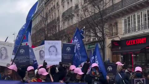 "Hijab and burqa out of France!" French women have had enough of Islamic invasion.