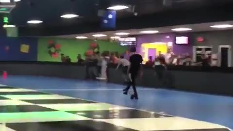 White guy things. How he is moving like this in skates...