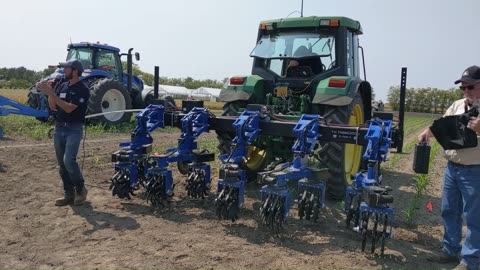 New Cultivator from T.H. Fabrication - Swinging Spider with Actuators Demonstration