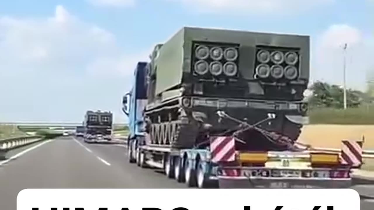 M 4-esen szállítják a béke eszközeit