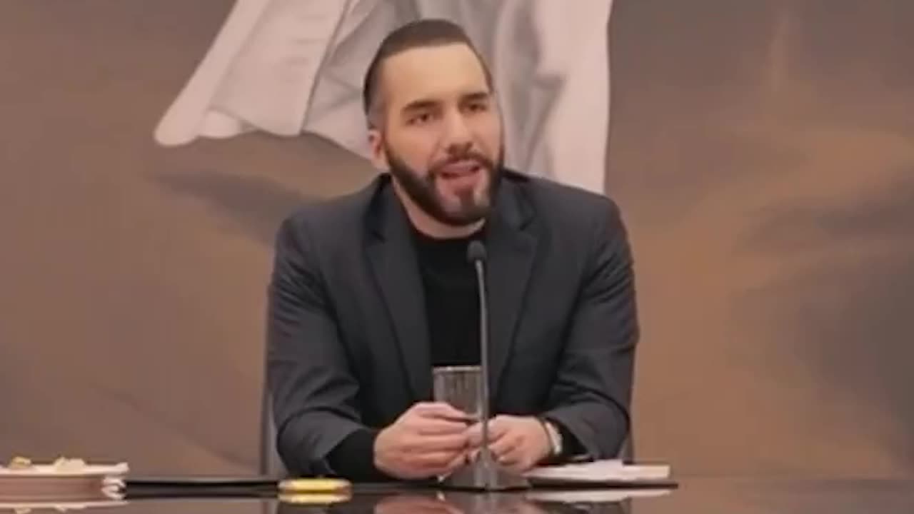 🗣Bukele sostiene que solo en América Latina los cárteles controlan los gobiernos