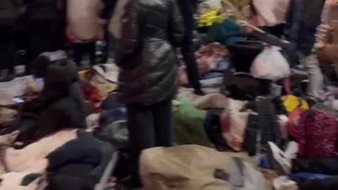 EMERGENCY IN PARIS IMMIGRANTS CAMP OUTSIDE CITY HALL DEMANDING HOUSING #viral #immigration #lol #ice