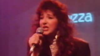 Kate Bush with David Gilmour - Running Up That Hill = Secret Policeman's 3rd Ball 1987