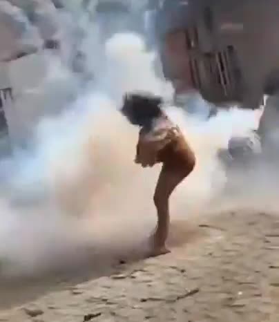 negro sheboon accidently kills herself with a pipe bomb