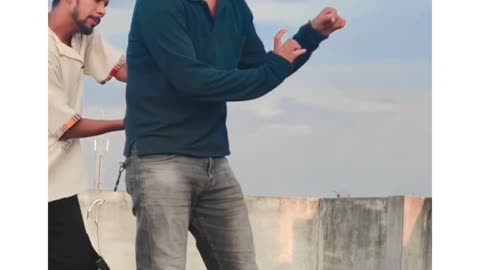 Rooftop Lyrical Groove: Badal’s Dil Tu Jaan Tu Dance