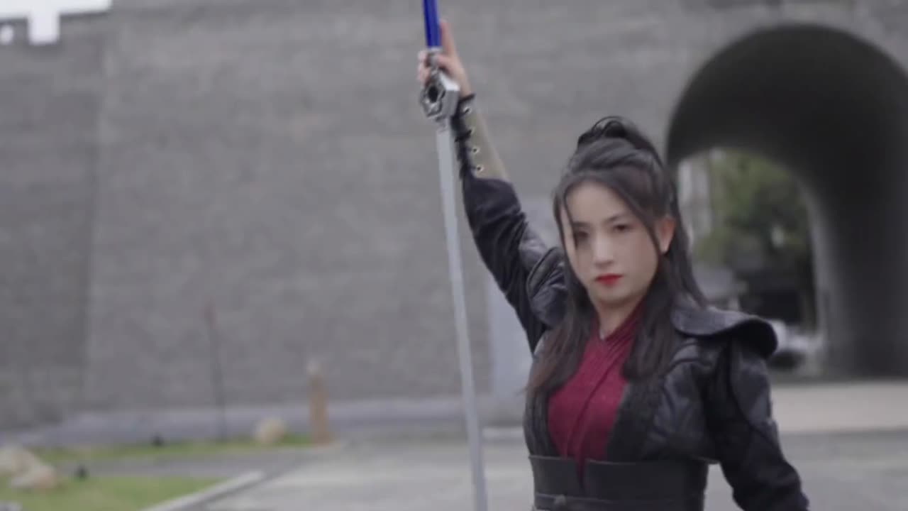 Everyone, Are You Willing To Bow Before This Handsome One?