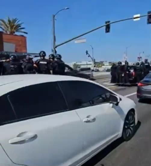 🔥LOS ANGELES! LAPDs BACKED BY THE FED GOVERNMENT - Ready To Roll!