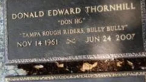 FAMOUS GRAVES - VOL. 476: DON HO