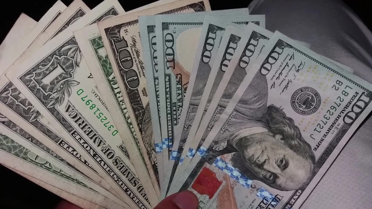 Help! I Fell In Love With A Romance Scammer!