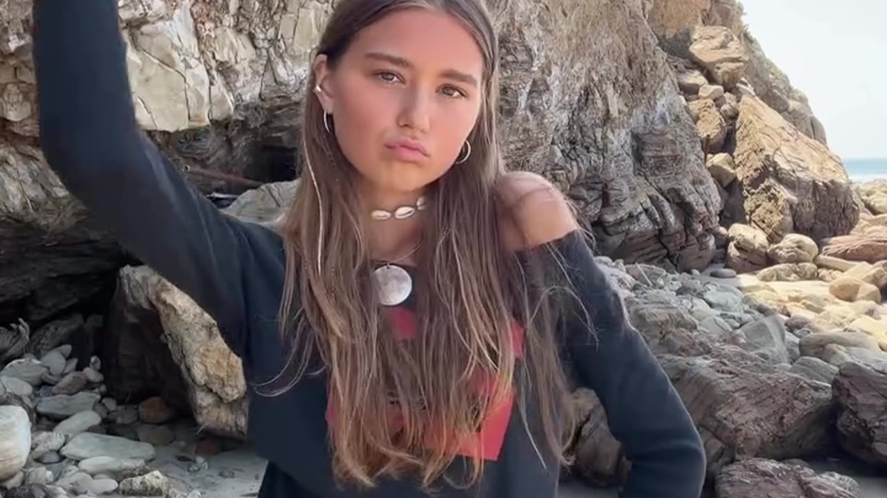 Sweet Kiss from Me Follow for more