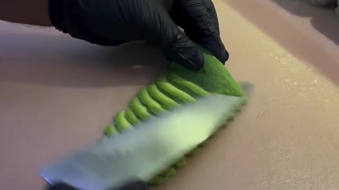 AVOCADO CUTTING SKILLS🥑🔪✌️