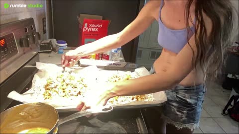 Fresh caramel popcorn in the kitchen with nova ❤