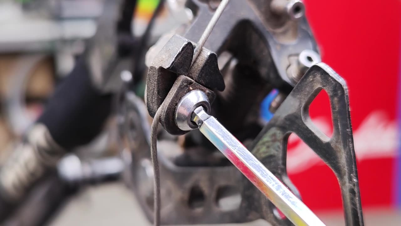 How to remove and disassemble a bike derailleur