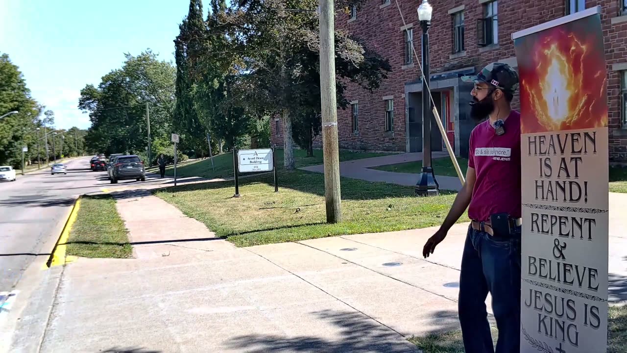 Preaching the Gospel at University Freshman Orientation