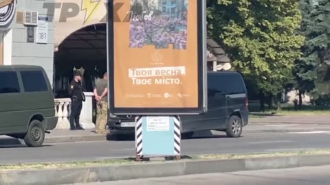 🚨🎥 Ukraine Russia War | Man Escapes Police Siege in Zaporizhzhia | RCF