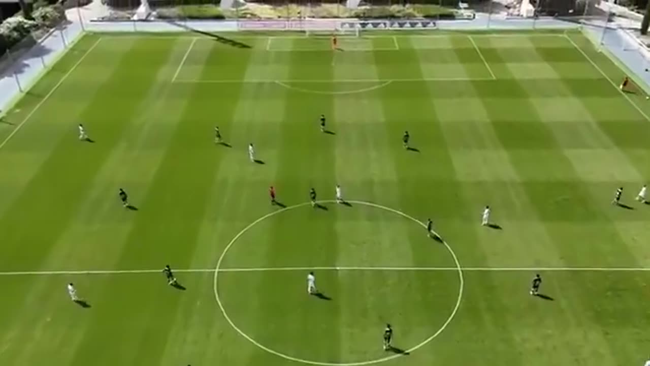 Real Madrid's stunning goal against Leganés from over 60 meters