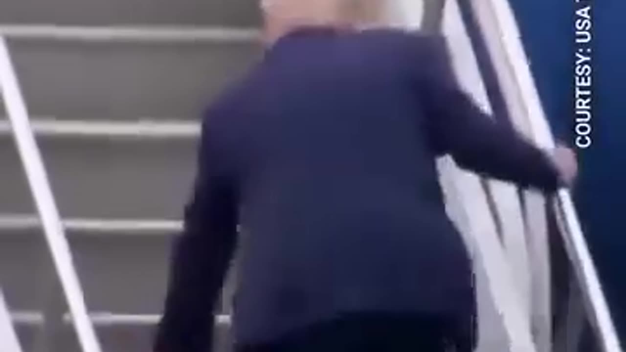 😂😂 When You Blame The Stairs For Your Own Mistake | FunFM