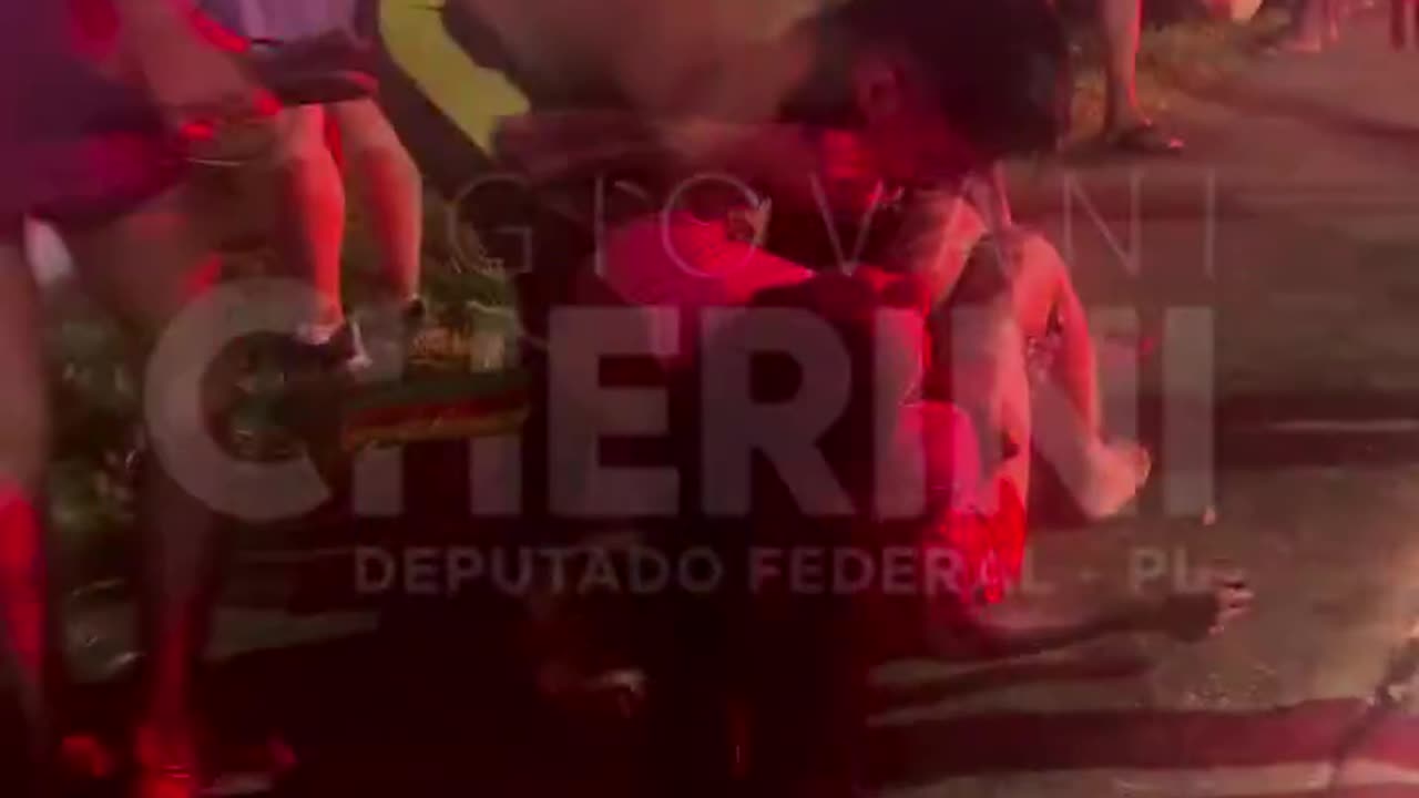 Índias feridas, ainda não se sabe quantos nem o estado de saúde. Se fosse no governo Bolsonaro seria ditadura.