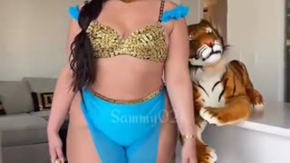 ​Best Curvy Fashion Trends 2026 | Stunning Outfits