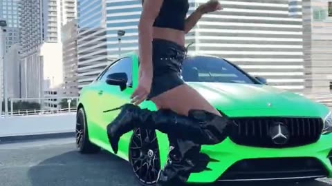 A_girl_is_dancing