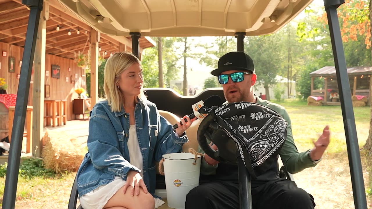 Justin Moore hasn't texted Dierks Bentley back || Cart Confidential