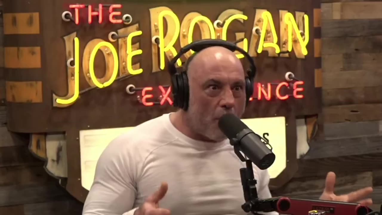 Joe Rogan Discusses Bill Gates Wanting to Block the Sun
