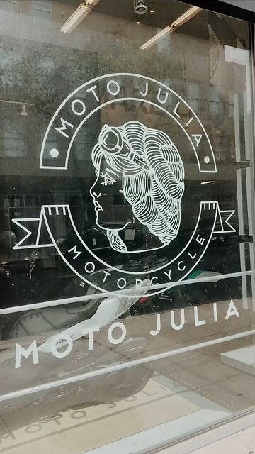 250419 MotoJulia - Triumph demo day