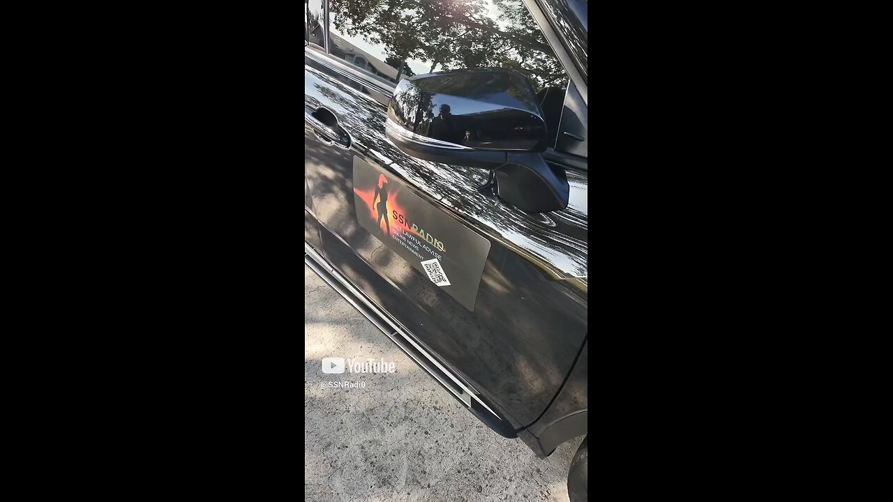 Hulk Hogan Fires Black Models 🦍