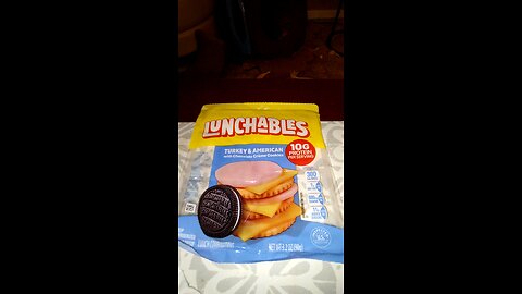 Eating Lunchables Turkey & American With Chocolate Crème Cookies, Dbn, MI, 1/8/26