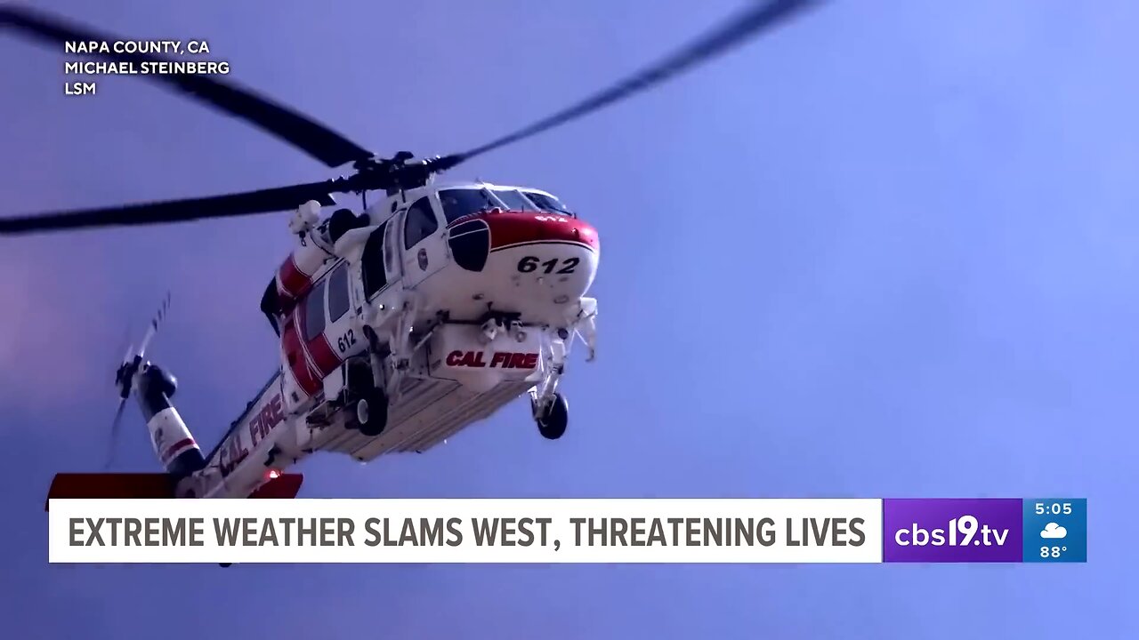 Massive dust storm engulfs Phoenix, followed by monsoon, grounding hundreds of flights