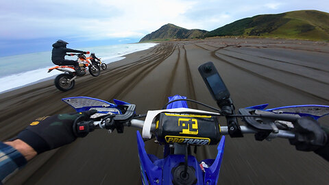 YZ250 | RIDING ALONG NEW ZEALAND’S HARSHEST COASTLINE!!! (RAW SOUND) 4K