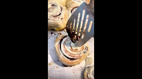 Sourdough cinnamon rolls