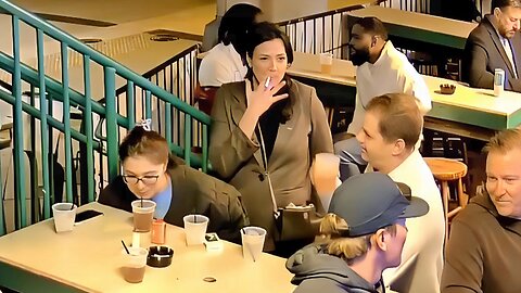 Candid Sexy Smoking Woman 770