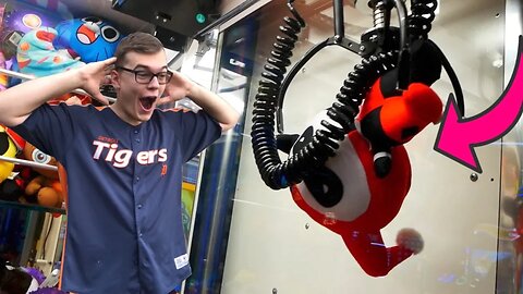 SHOCKING Claw Machine WIN at the Arcade!