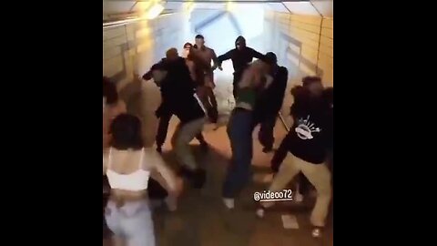 "Unseen Heroes: Paris Metro Encounter Reveals Young French Women as Elite Forces"