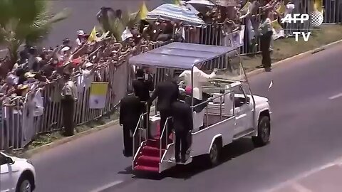 Pope Breaks Protocol to Honor Fallen Policewoman on Horseback 🙏🐎