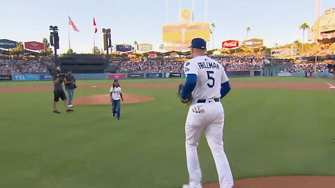 Bianka Bryant throws out first pitch to honor her dad Kobe before Friday night's Blue Jays vs. Dodgers game in Los Angeles