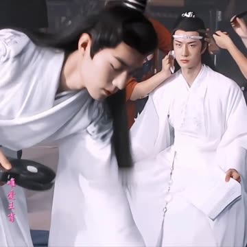 The Man with Built-In Glow: Backlight + Rim Light = Off-the-Charts Handsome!